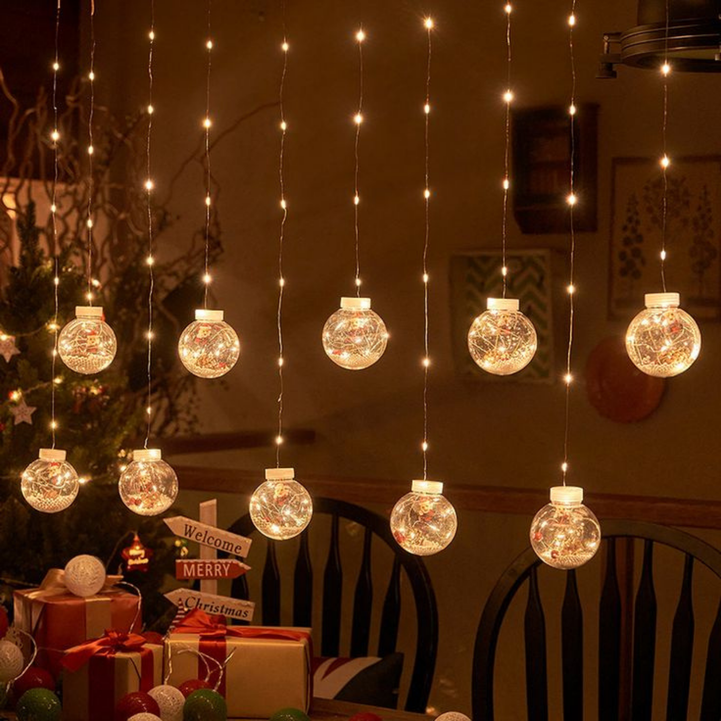 MagicLights Santa - Novogodišnja LED zavesa sa svetlećim kuglama